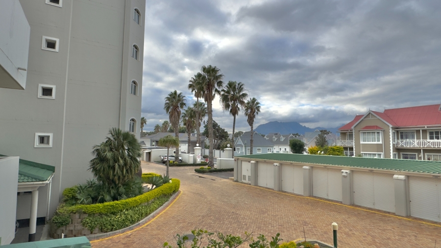 4 Bedroom Property for Sale in Greenways Golf Estate Western Cape